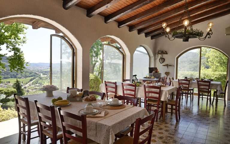 B&B Four Winds
