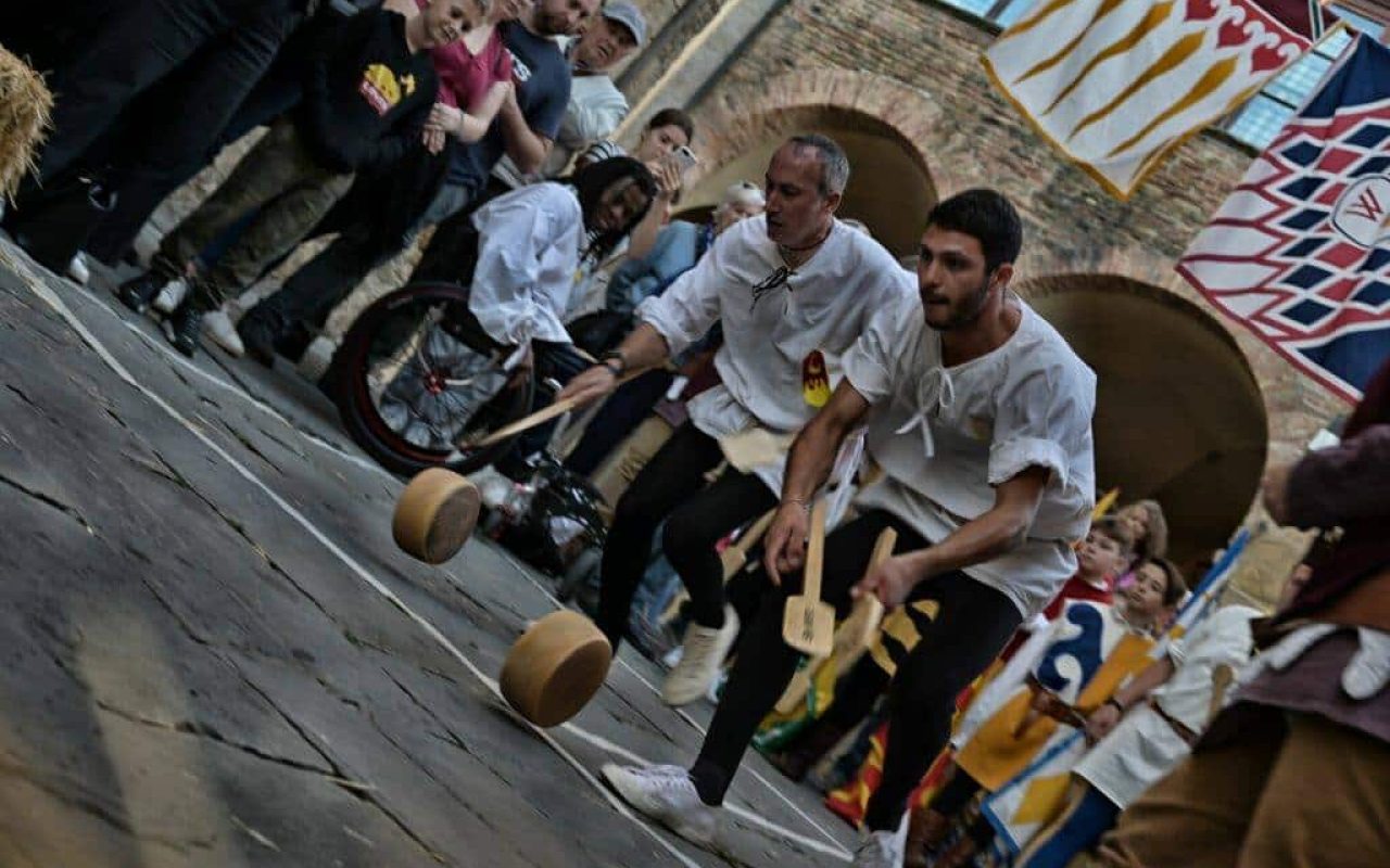 Palio dei Caci 9 Volterra-gusto-2023-Palio-dei-caci-Matteo-Ribechini
