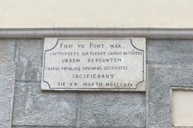 Lapide in memoria del passaggio del papa Pio VII