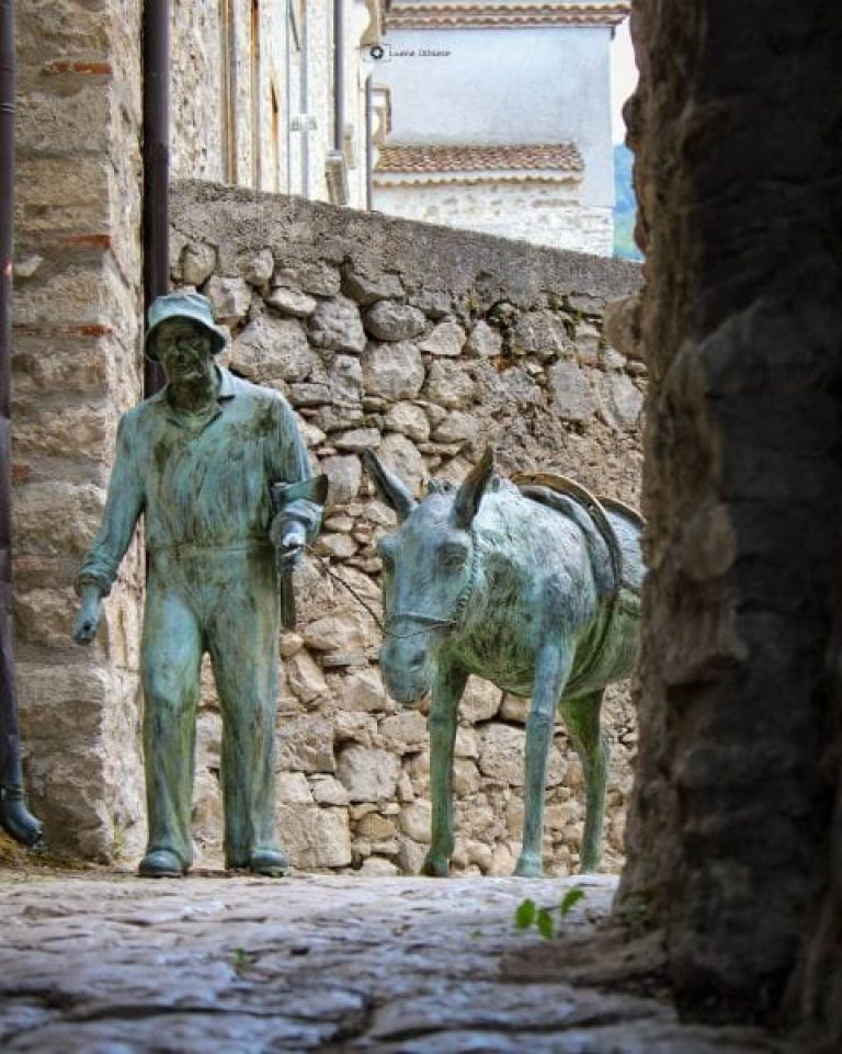 statua dettagli - Sant'Angelo le Fratte