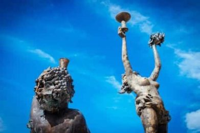 statue a Sant'Angelo le Fratte