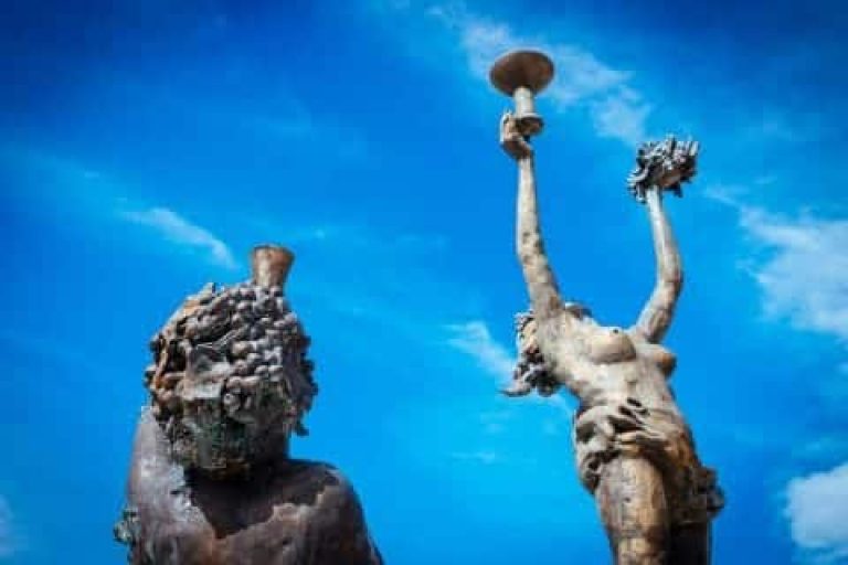 statue a Sant'Angelo le Fratte
