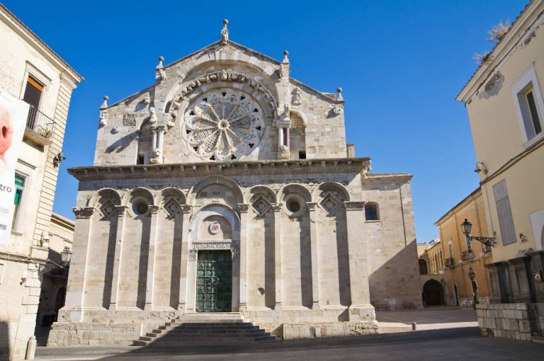 Cattedrale di Santa Maria Assunta e Museo del Tesoro della Cattedrale di Troia