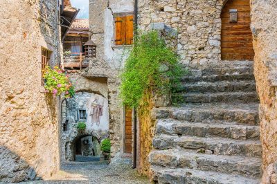 Il fascino di Canale di Tenno: un borgo che incanta