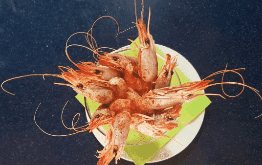 Ricetta: Gamberi rossi di Gallipoli su purea di fave con cipolla di Acquaviva delle Fonti