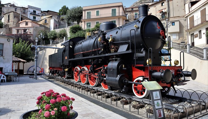 The story of a locomotive in a village without railway nor a railway station