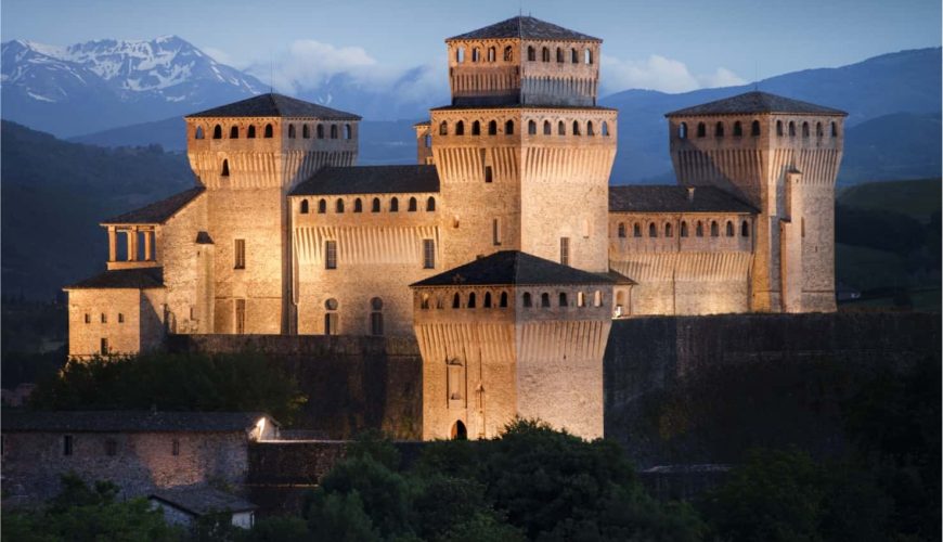 Castle of Torrechiara, the legend of love between the duchess and the condottiere