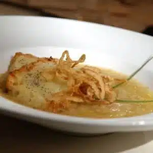 Ricetta: la zuppa  di cipolla vernina di Certaldo