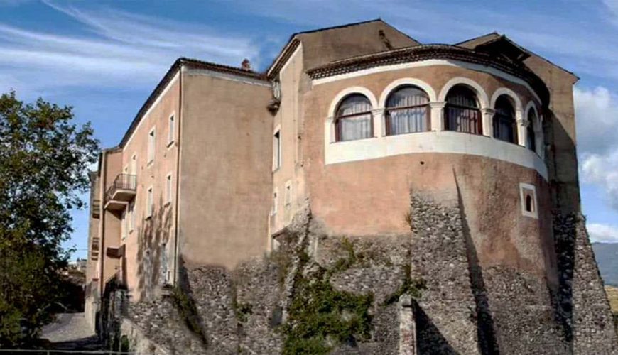 Il Castello di Altomonte