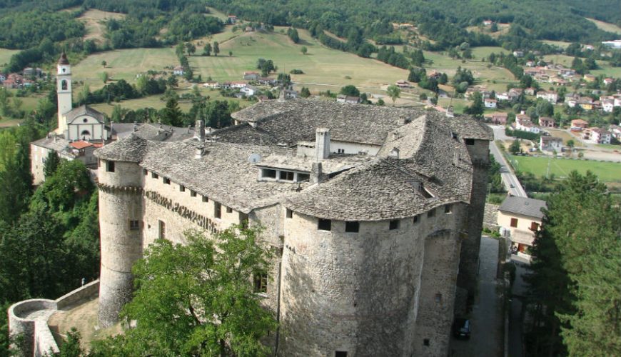 I misteri dei Castelli del Ducato, un tour tra borghi da veri ghostbusters!