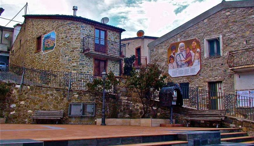 Plataci, where murals tell the past