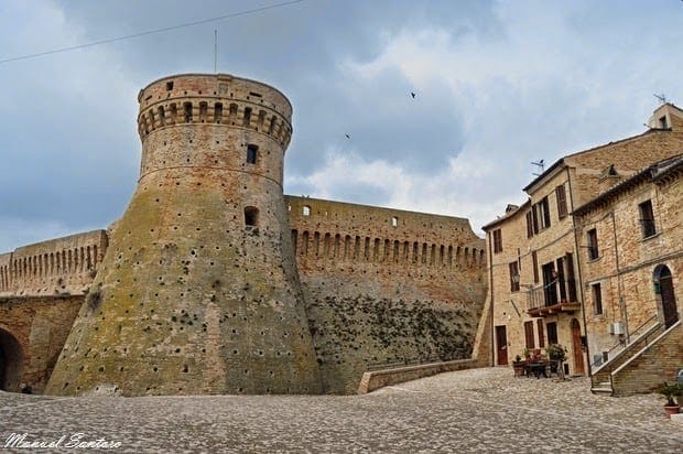 Acquaviva Picena: mura fortificate