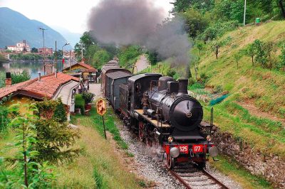 Trains of desires towards lake and among the villages