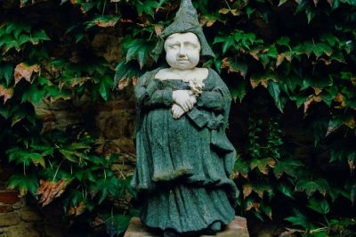 La leggenda di Aloisa, il fantasma degli innamorati del borgo di Grazzano Visconti