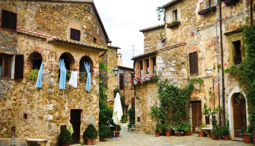 Discover the Giardino del Centro Storico in the village of Montemerano
