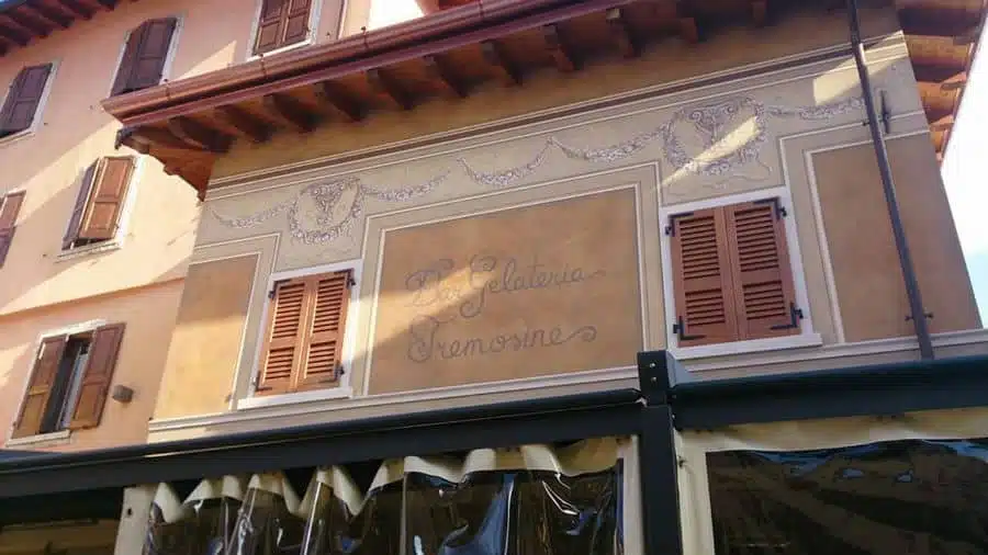 Bar-Gelateria-Tremosine