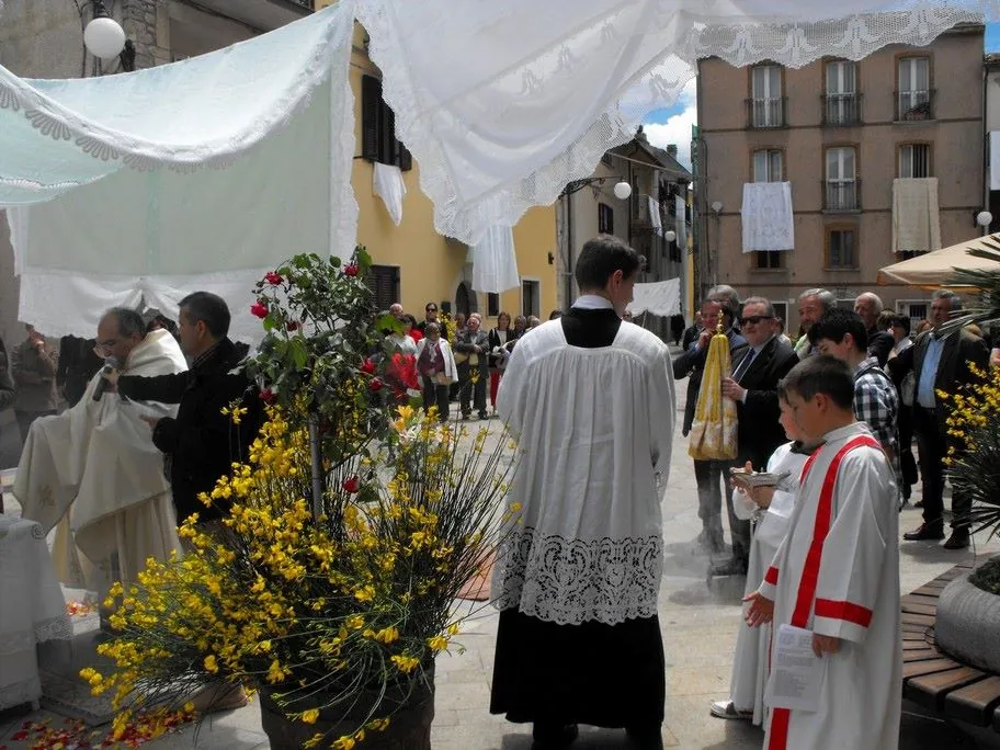 Corpus domini a Roccavivara - sysmedia