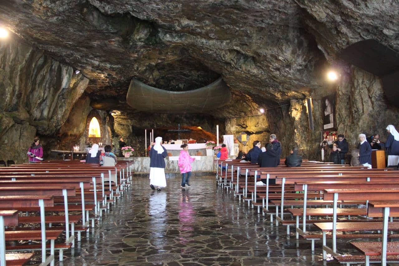 Grotta Tomba dei Polacchi - Hogar de la Madre
