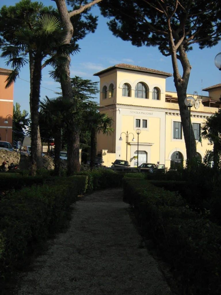 Lanuvio, scuola maschile - Adriano