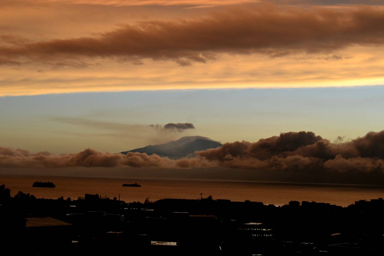 Lo Stretto al Tramonto