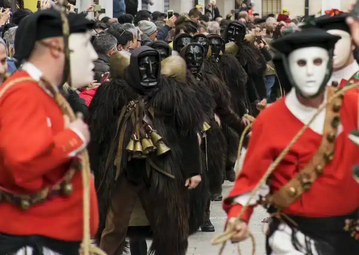 The most ancient and suggestive Carnival celebrations in the Italian villages