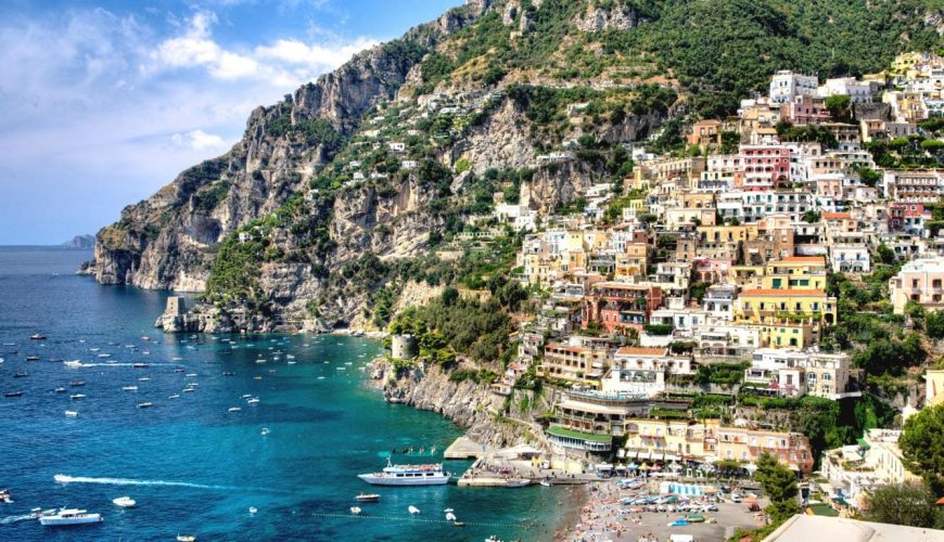 Naples: a getaway to the coast
