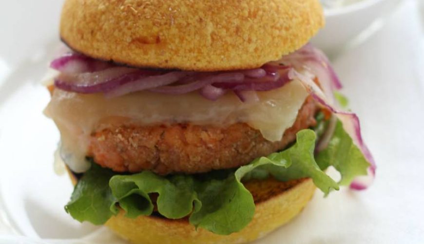 Panino con medaglioni di trota alla friulana