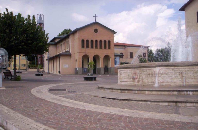 Parrocchia di Santa Maria Intemerata, Lariano - stefano rossi flickr