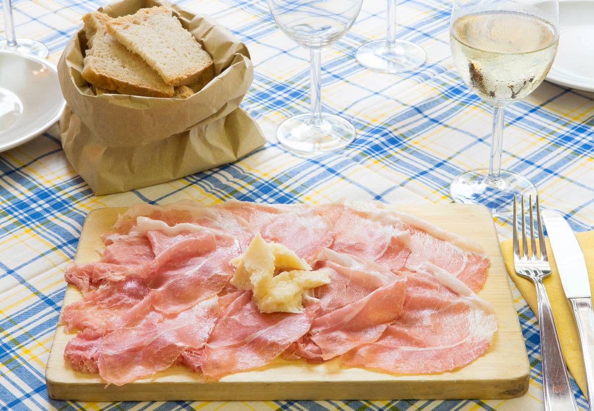 Piatto di Prosciutto Crudo e Parmigiano Reggiano, credit Parma City of Gastronomy - Comune di Parma