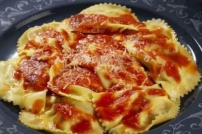 Recipe: Ricotta cheese ravioli with sausage and sauce from Palazzolo Acreide