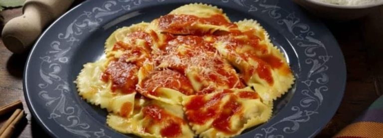 Ricetta: I ravioli di ricotta con salsiccia al sugo di Palazzolo Acreide