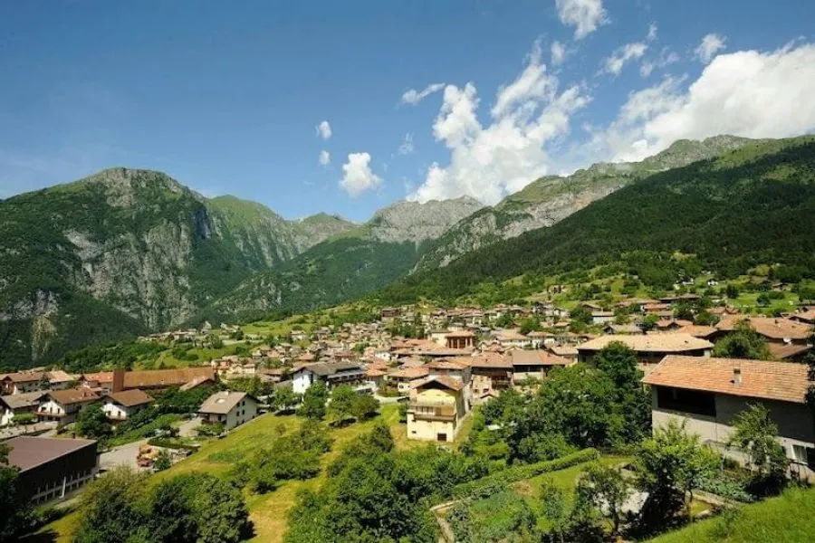 Fuga tra i Borghi nelle Dolomiti di Brenta