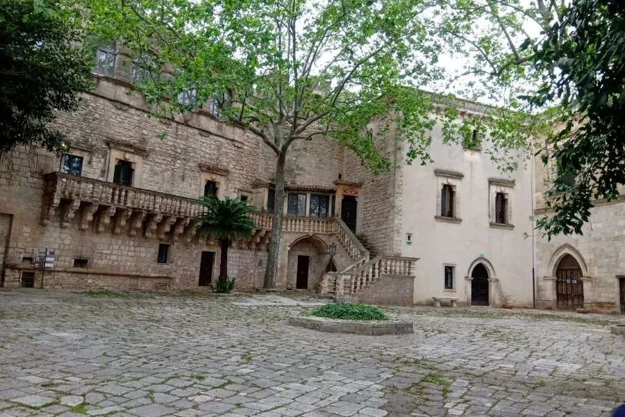 Un viaggio indimenticabile in Puglia tra i borghi di San Michele Salentino, Ceglie Messapica, Carovigno e Cisternino