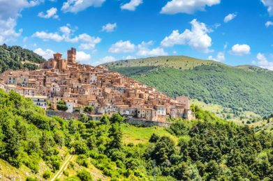 Uno-sguardo-a-Castel-del-Monte