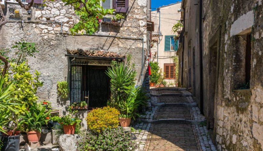 A look at Castro dei Volsci