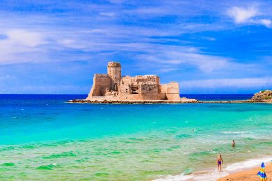 Uno-sguardo-a-Isola-di-Capo-Rizzuto