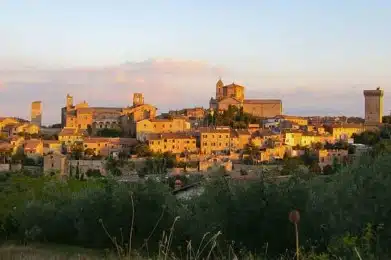 Uno-sguardo-a-Lucignano
