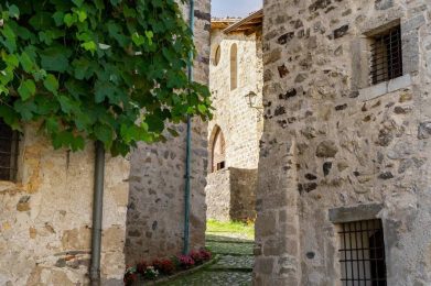 Camerata Cornello - MC MEDIASTUDIO - shutterstock_2053576148