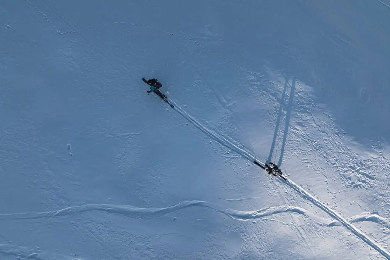 Scialpinismo a Racines: Più in alto arrivi, più blu è il cielo 5 033 tv ratschings skitour ©KOTTERSTEGER 220308 DJI 0309