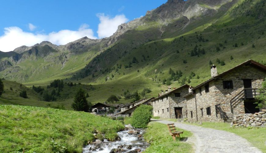 Discover Ponte di Legno and its wonderful alpine hamlets