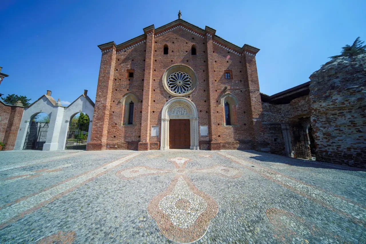 Castiglione Collegiata Depositphotos 574987962 XL 1
