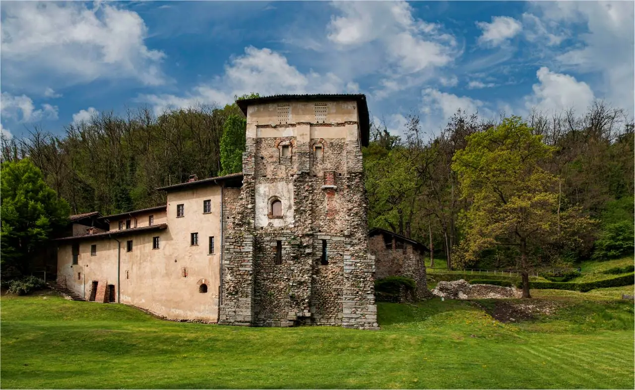 Montastero di Torba Ph. Fabrizio Buoso flickr