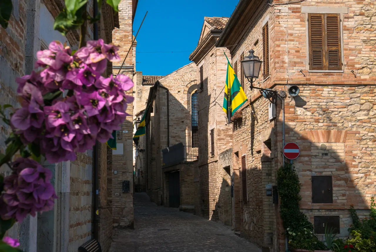 Torre di Palme, Andrea Luciani shutterstock_706366630