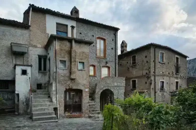 Casa Kodra, Civita - straight_shooter_socal1