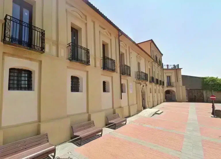 Palazzo Bevilacqua, Curinga