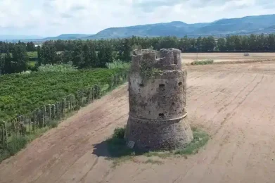 Torre Mezza praia