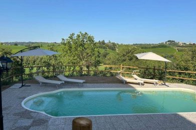 Vin dell Olmo piscina