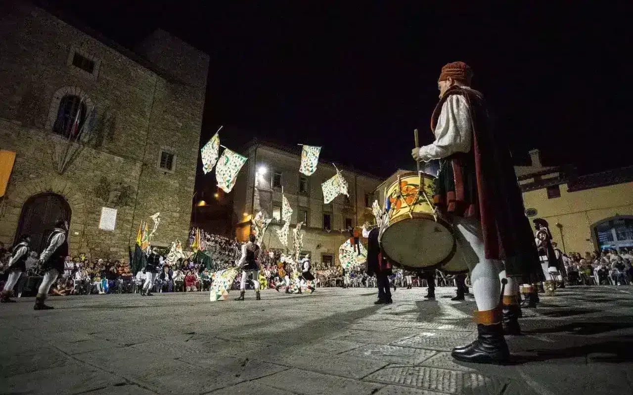 Gara Musici e Sbandieratori 1 Gara-di-Musici-e-Sbandieratori-Castiglion-Fiorentino