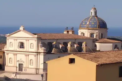 chiesa di Sant'Antonio e palazzo Garopoli_8_11zon