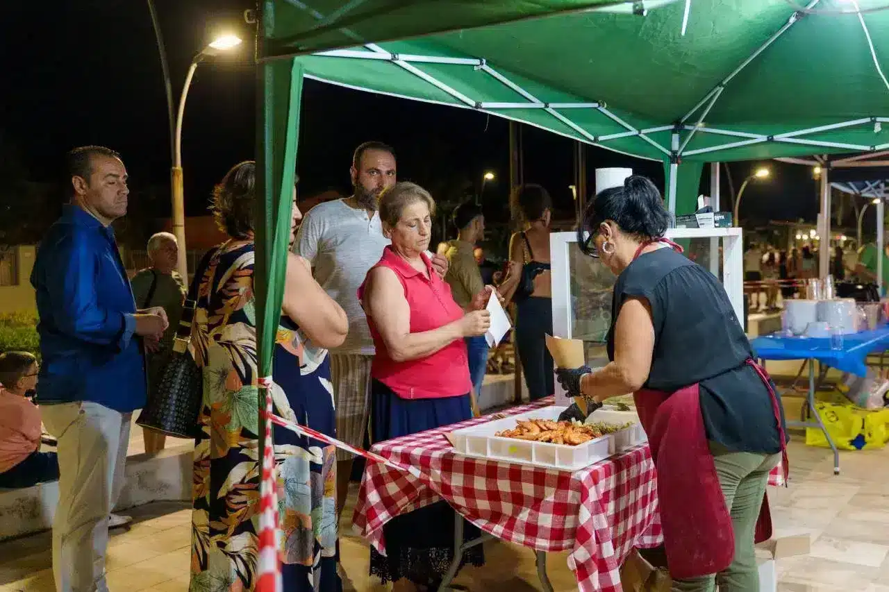 festa della Madonna Schiavonea con preparazione cuoppo di pesce_6_11zon